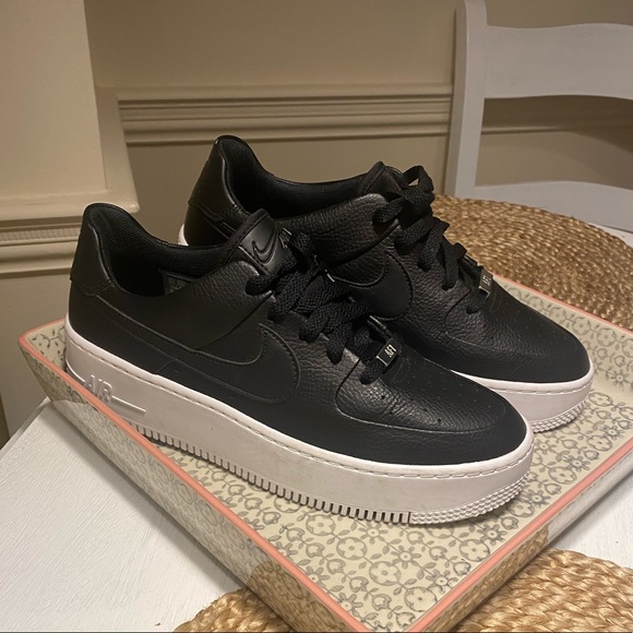 Nike Air Force 1s - Picture 3 of 8